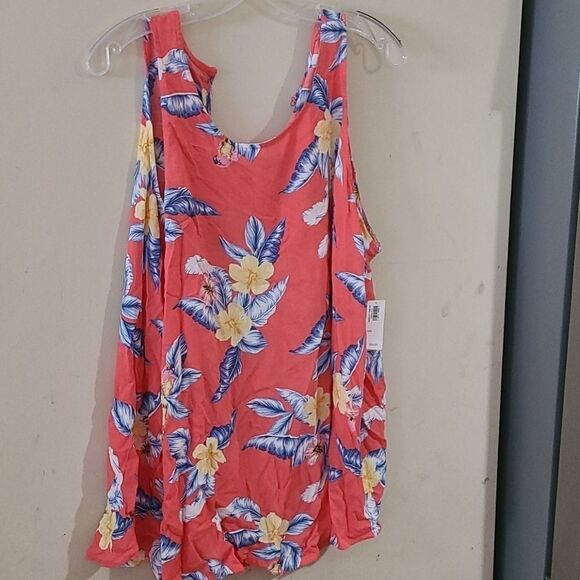 Old navy top  - Picture 1 of 5